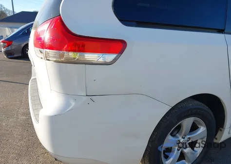 2011 Toyota Sienna Le V6 from USA, damaged, VIN 5TDKK3DC7BS024031